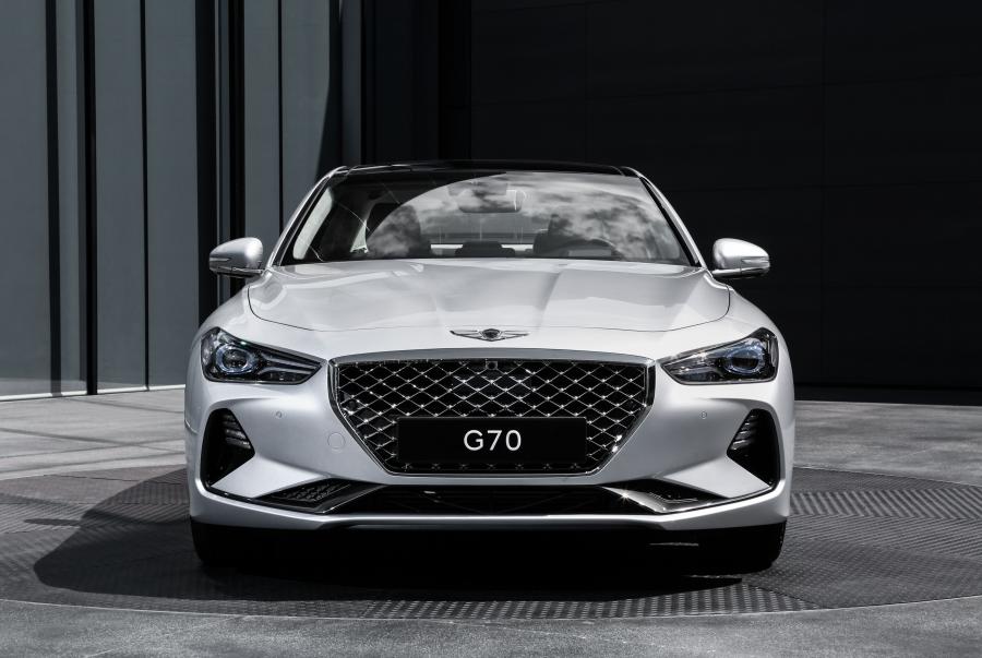  Genesis G70 3.3T 2017 года  (KR) (фото 32 из 86)